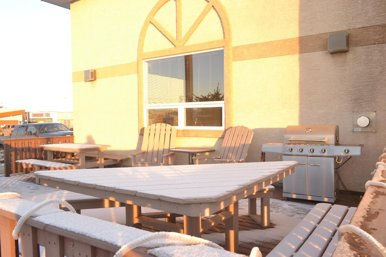 Aurora Park Inn & Suites Dawson Creek Exteriér fotografie